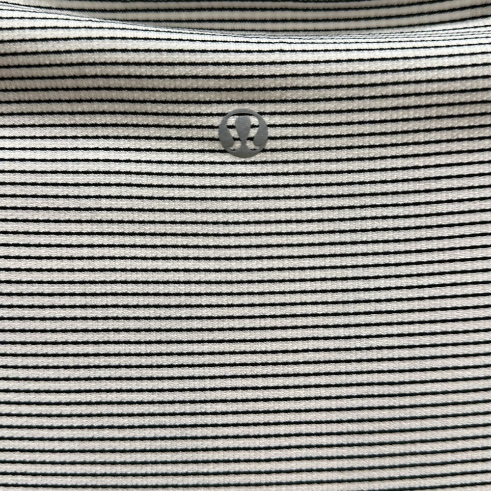 (6086) 🍋 LULULEMON RUN: Swiftly Tech Short Sleeve Crew Sz 2 **LOVED *STRIPE - Picture 9 of 9